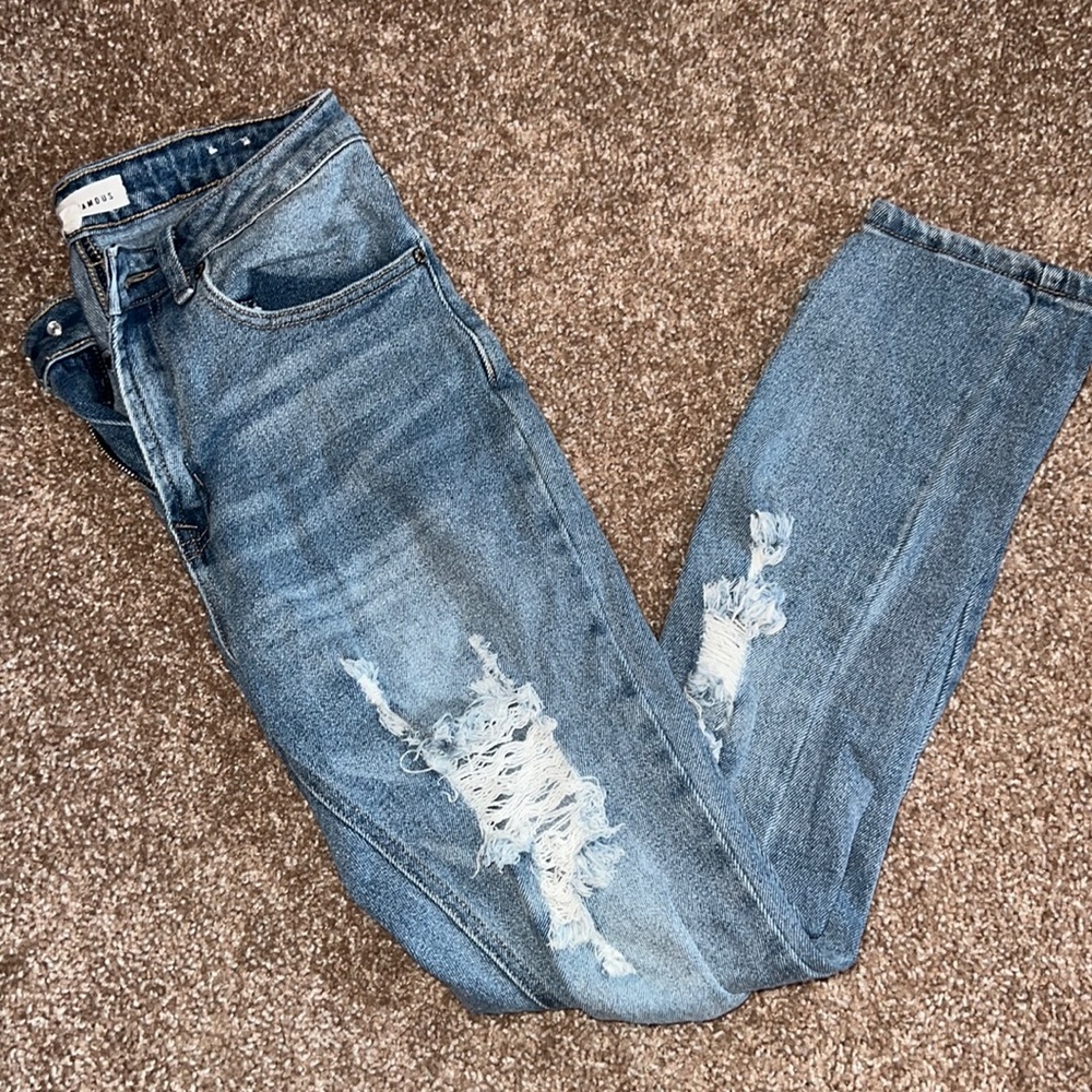High wasted ripped skinny jeans!